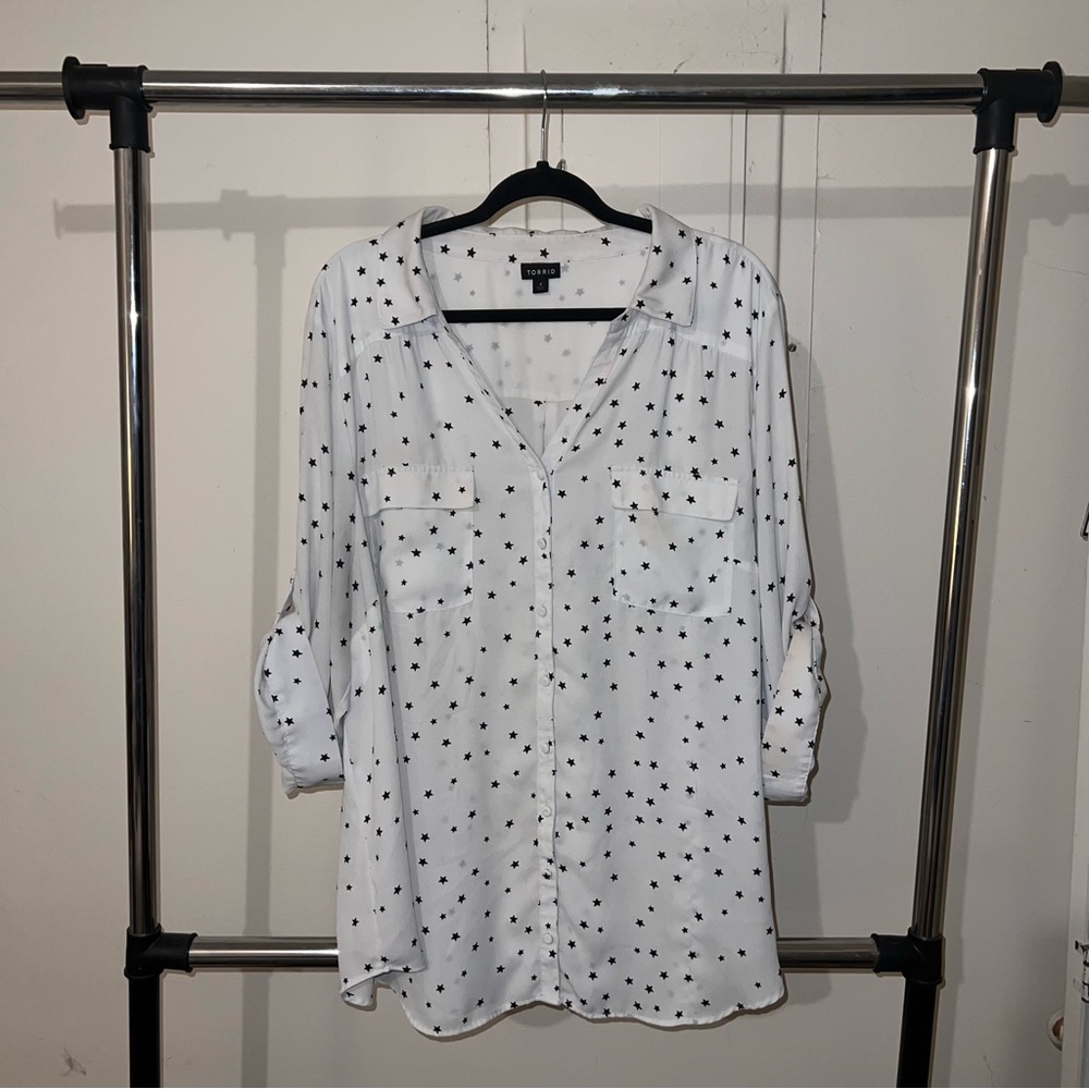 Torrid Size 4 Button Down Blouse Star Pattern